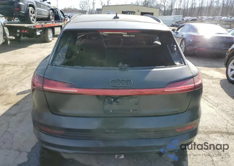 2019 Audi E-Tron Premium Plus из США, поврежденный, VIN WA1LAAGE2KB013285